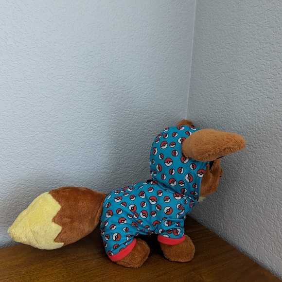 Build A Bear Pokemon Eevee Plush with Pokémon ball jacket - Picture 4 of 6